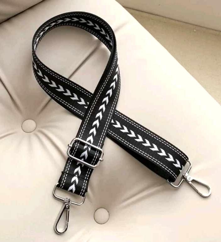Állítható méretű designer táska vállpánt karabinerekkel 3,8cm black and white 030