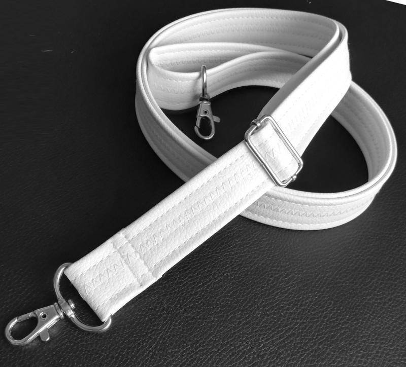 Állítható méretű fehér textilbőr táskafül karabinerekkel 3cm (m393)