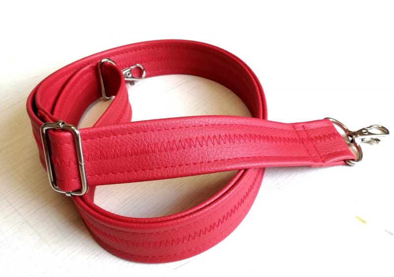 Állítható méretű piros textilbőr táskafül karabinerekkel 3cm (m393)