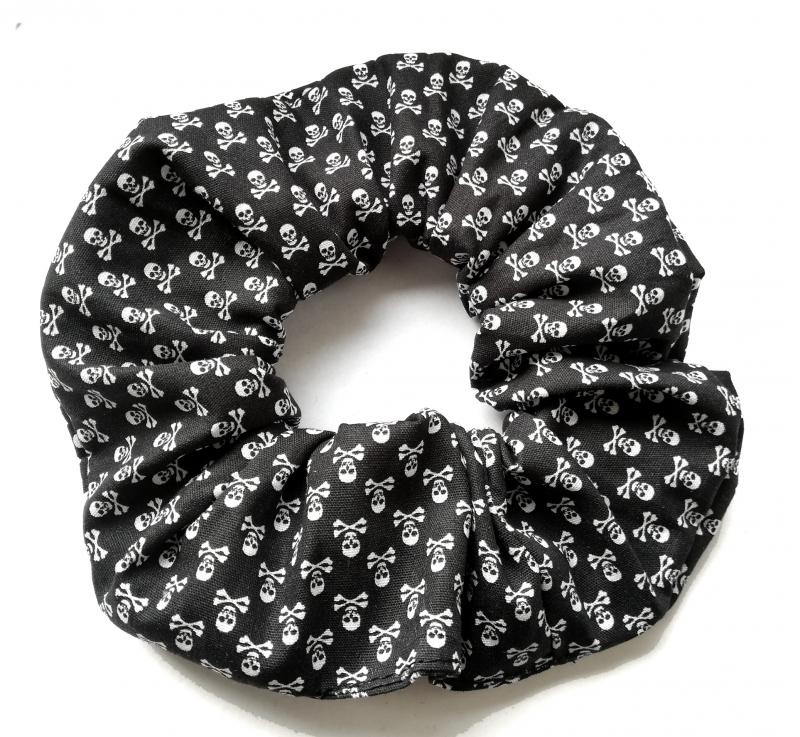 AncsuArt Hair textil hajgumi - Koponyák