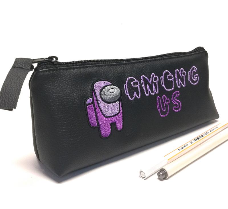 Beledobós nagy tolltartó piperetartó - Hímzett AMONG US lila