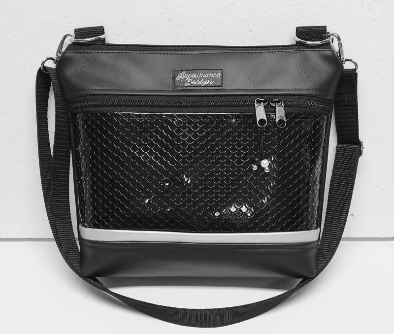 Bella crossbody oldaltáska  28x24cm - Elegáns fekete sellőhologramos