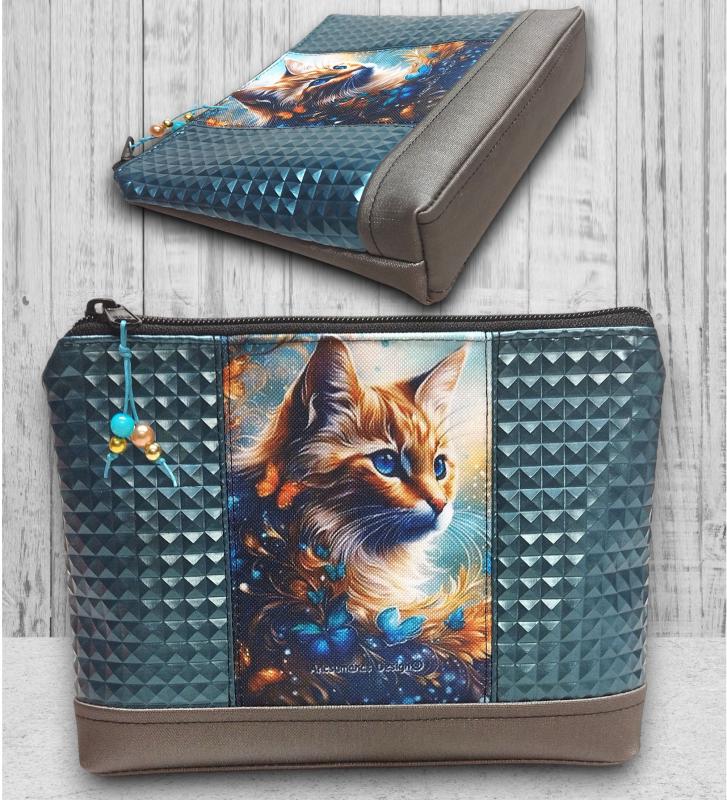 Cicás - Nagyméretű nyomtatott panellal díszített vízálló talpas textilbőr neszesszer