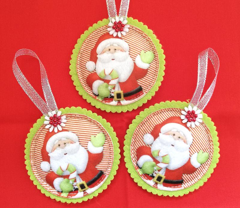 Dekoratív kézműves filc karácsonyfadísz dekoráció - Integető mikulás