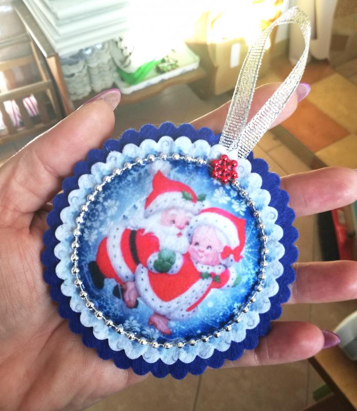 Dekoratív kézműves filc karácsonyfadísz dekoráció - Mikulás szerelem