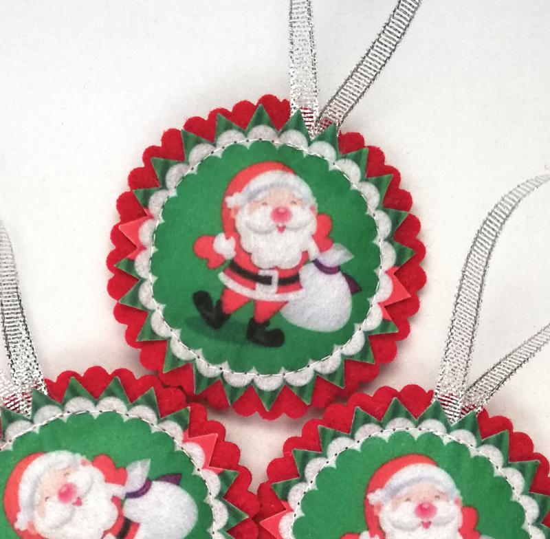 Dekoratív kézműves filc karácsonyfadísz dekoráció - Mikulás zsákkal