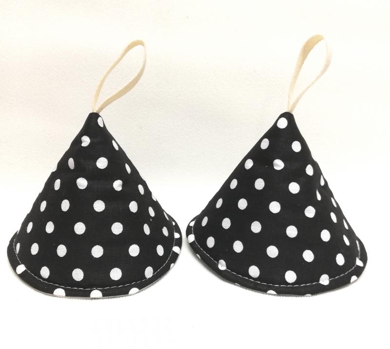 Edényfogó lábasfogó kúpocskák párban fekete-fehér pöttyös