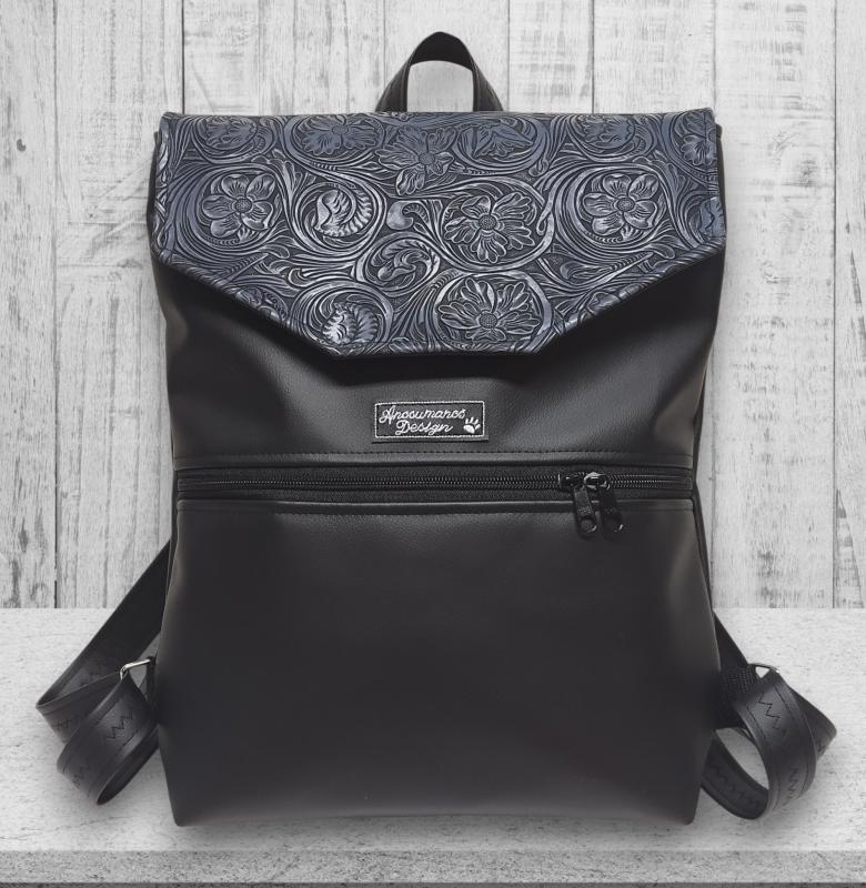 Elegáns fekete-3D platina - Bőrpántos fedélrészes pakolós Liza hátizsák 4 zsebbel 36x30x8cm