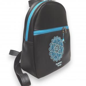 "DORINA-L" hátizsák - Hímzett mandalás, fekete-türkizkék, textilbőr pántokkal (mandala002) 33x27x10