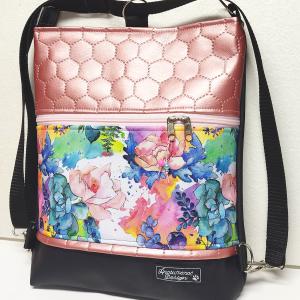 Aquarell virágok fekete rose alapon 3in1 textilbőr hátizsák oldaltáska