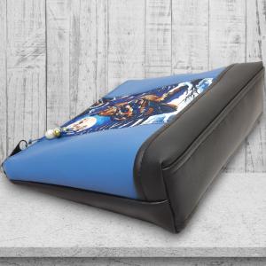 Bagoly 01 - Nagyméretű nyomtatott panellal díszített vízálló talpas textilbőr neszesszer