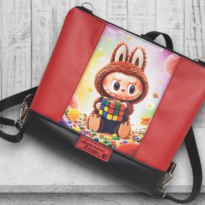 Bella 3in1 hátizsák oldaltáska 28x24cm - LABUBU piros fekete alapon