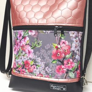 Cseresznyevirágok fekete rose alapon 3in1 textilbőr hátizsák oldaltáska