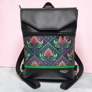 Designer mozaik paneles Fedélrészes 4 zsebes duplapántos hátizsák Modern tulipánok