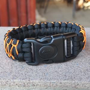 Designer túlélő paracord karkötő  biztonsági csattal COBRA RIDER STITCH KTM Fekete narancssárga (csuklóméret 19-20cm)