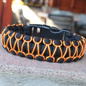 Designer túlélő paracord karkötő  biztonsági csattal COBRA RIDER STITCH KTM Fekete narancssárga (csuklóméret 19-20cm)