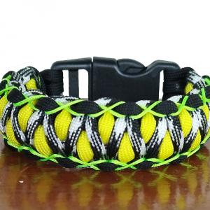 Designer túlélő paracord karkötő  biztonsági csattal DRAGON EYE STITCH SALAMANDER (csuklóméret 18-18,5cm)