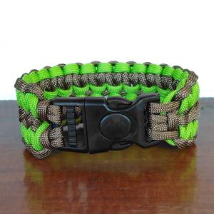 Designer túlélő paracord karkötő biztonsági csattal WIDE COBRA Barna limezöld (csuklóméret 20-21cm)