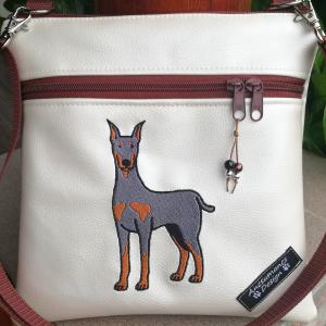 Dobermann kutyás hímzett textilbőr táska övtáska 25x25