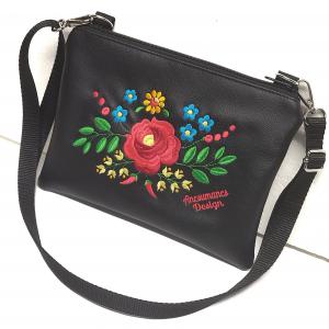 Elegáns hímzett borítéktáska  Hungarian Folkart29 fekete-színes