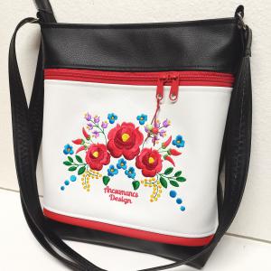 Hímzett 26x30-as crossbody oldaltáska fekete-fehér HungarianFolkart08