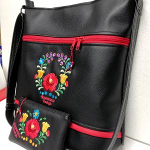 Hímzett 35x36-os nagy csini pakolós táska szett fekete HungarianFolkart05 neszivel