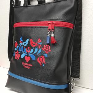Hímzett 4in1 hátizsák univerzális táska Hungarian Folkart13 fekete alap kék-piros hímzéssel