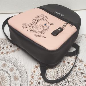 Hímzett Back Pack M hátizsák - Bájos cica virágokkal - textilbőr pántokkal fekete-pasztellrózsaszín 33x27x10