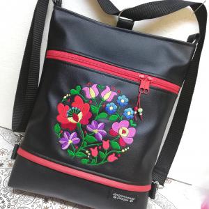 Hímzett matyó motívumos 3in1 hátizsák univerzális táska