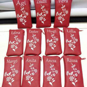 Hímzett népi motívumos telefontartó névvel vagy név nélkül 003