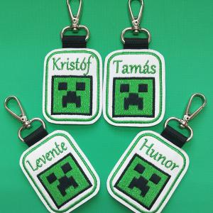 ►Hímzett neves kulcstartó karabinerrel Minecraft Creeper