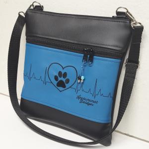 Hímzett textilbőr táska övtáska 25x25 EKG szív tappancs - fekete-kék