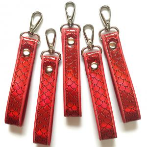 Hologramos textilbőr kulcstartó táskadísz karabinerrel piros - vörös mermaid