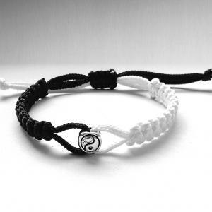 Jin-jang (yin-yang) egyensúly kabala makramé karkötő fekete-fehér