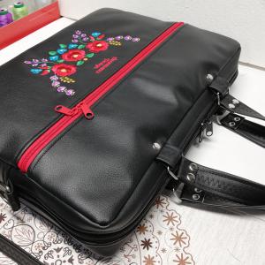 Laptop táska irattartó táska HungarianFolkart15 fekete alapon színes hímzéssel