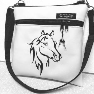 Lovas hímzett textilbőr táska övtáska 25x25 fehér alapon fekete hímzés