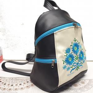 MAXIM BackPack L hátizsák - Hímzett Népi virágcsokor fekete pezsgő alapon