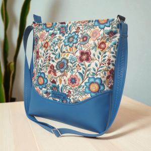 Melanie pakolós válltáska oldaltáska - Folk virágok kék alapon textilbőr vállpánttal