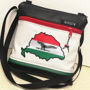 Nagy Magyarország hímzett textilbőr táska övtáska 25x25