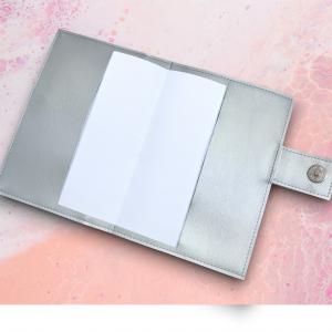 Névre szóló neves Egészségügyi kiskönyv borító - Kiselefánt ezüst alapon