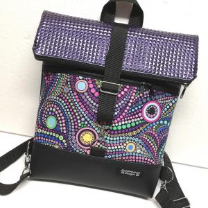 Roll Up Maxi dupla pántos hátizsák sok zsebbel - Fekete lilával és spirálbuborékokkal