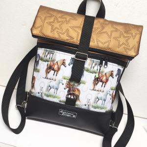 Roll Up Maxi dupla pántos hátizsák sok zsebbel - Lovak fekete és csillagosbronz alapon