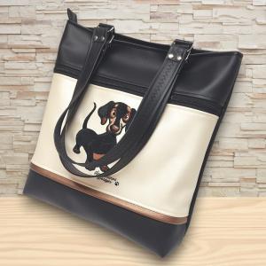 Szegecselt fülű nagyméretű City válltáska-Fekete pezsgő fekete tacskó kutyával