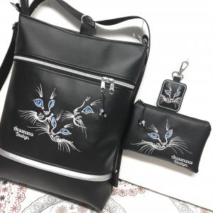 Szettben olcsóbb! Hímzett kékszemű cicák 3in1 hátizsák,pénztárca,kulcstartó szett