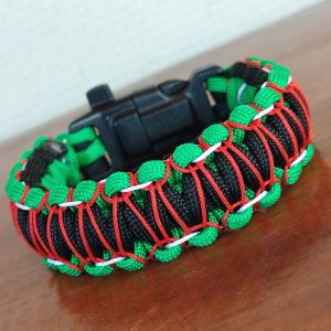 Taktikai túlélő paracord karkötő 3 funkciós csattal COBRA RIDER STITCH HUNGARY (csuklóméret: 18-19 cm)