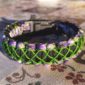Taktikai túlélő paracord karkötő 3 funkciós csattal COBRA X-STITCH JOKER (csuklóméret: 20-21cm)