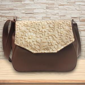 TERESA Fedélrészes oldaltáska Kakaóbarna arany virágos fedélrésszel