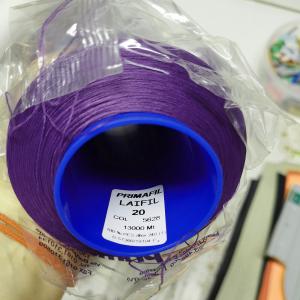 Trevira akril cérna tisztázóra fedőzőre  lila 13000 méteres!