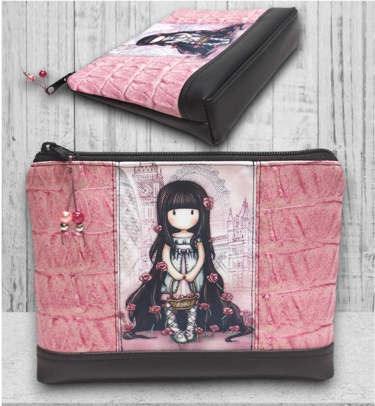 Gorjuss 02 - Nagyméretű nyomtatott panellal díszített vízálló talpas textilbőr neszesszer