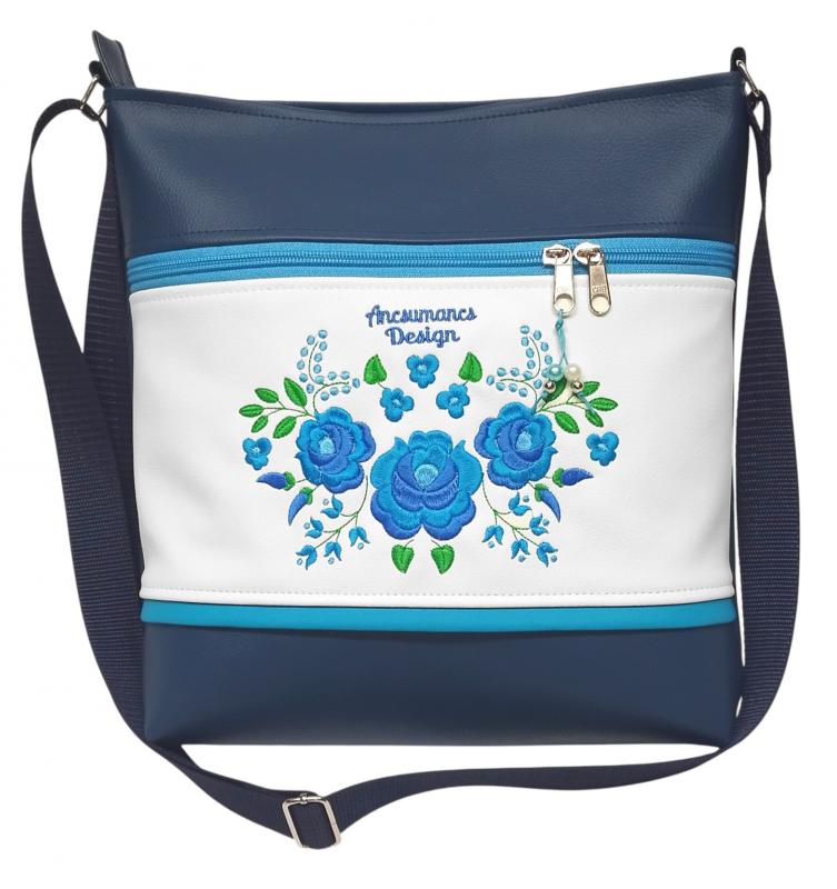 Hímzett 30x30-as pakolós kalocsai virágos válltáska oldaltáska kék-fehér-türkiz HungarianFolkart12